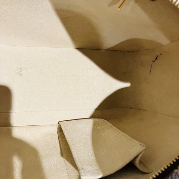 LOUIS VUITTON Brown Monogram Shoulder Bag - Picture 8 of 9